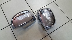 Накладки на зеркала Toyota LC100 хромированные с повторителями поворота