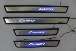 Накладки на внутренние пороги Camry V50