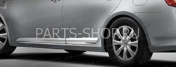 Боковые молдинги хромированные, широкие по низу двери Corolla
