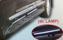 Боковые подножки на LC200 с подсветкой стиль LX570 (черные, белые, серебристые и золотистые)