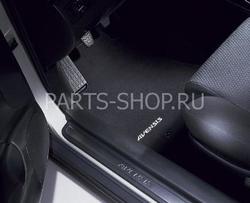 Коврики в салон черные текстильные для Avensis