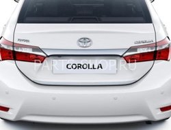 Задняя хромированная накладка крышки багажника Toyota Corolla 2013-